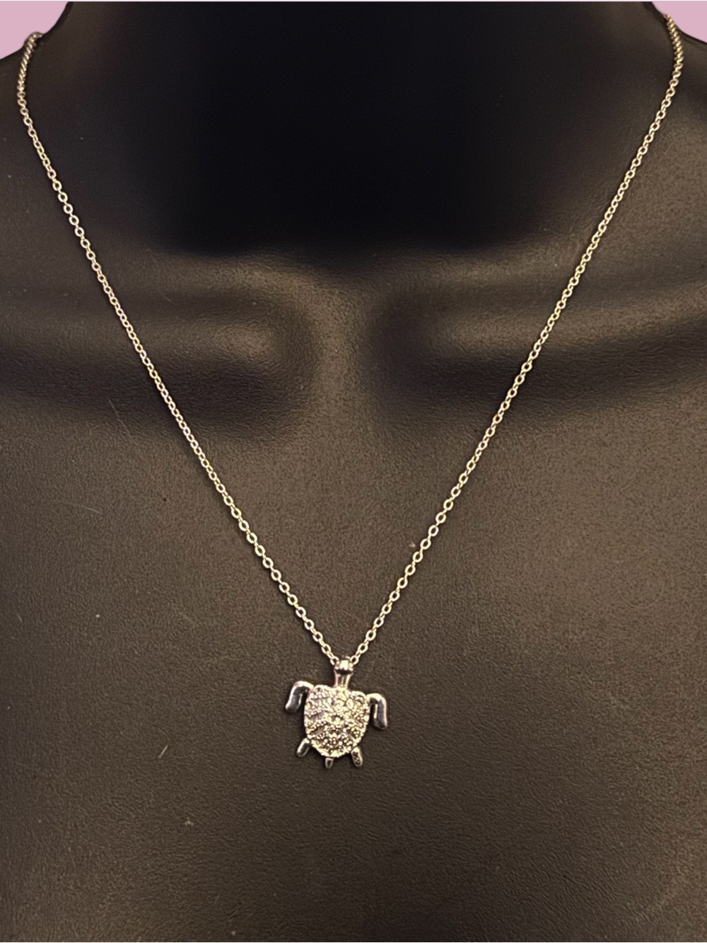 Vintage silver tone sea turtle pendant necklace